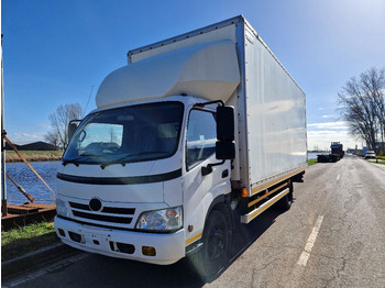 Skříňový nákladní auto HINO