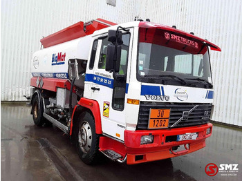 Cisternové vozidlo VOLVO FL6
