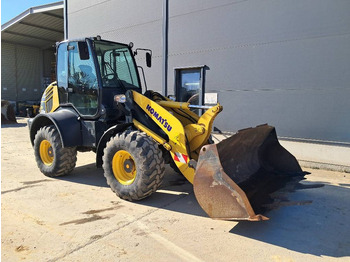 Kolesový nakladač KOMATSU WA100