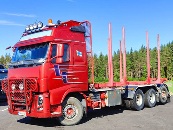 Nákladné vozidlo na prepravu dreva VOLVO FH16