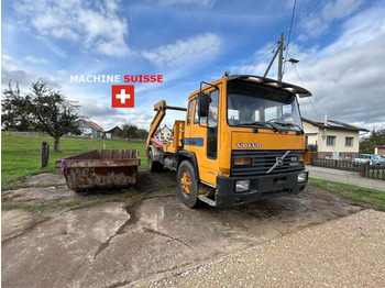 Hákový nosič kontajnerov VOLVO FL6