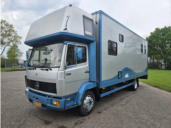 Skříňový nákladní auto MERCEDES-BENZ