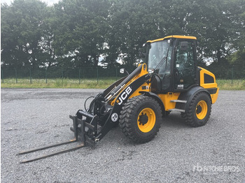Kolesový nakladač JCB 409
