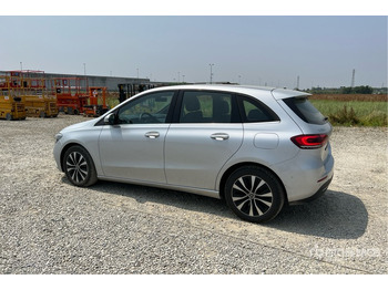 Automobil MERCEDES-BENZ