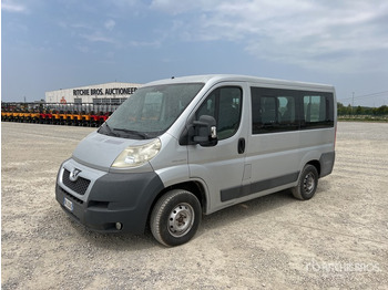 Autobus PEUGEOT