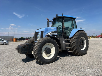 Traktor NEW HOLLAND