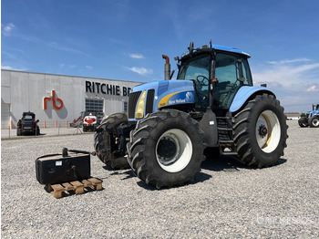 Traktor NEW HOLLAND