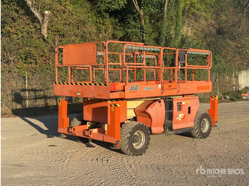 Samohybná plošiny JLG