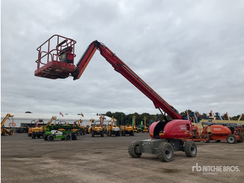 Teleskopická plošina JLG