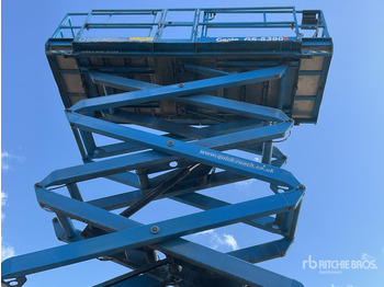 Samohybná plošiny 2016 Genie GS5390 4x4 Diesel Scissor Lift: obrázok 4
