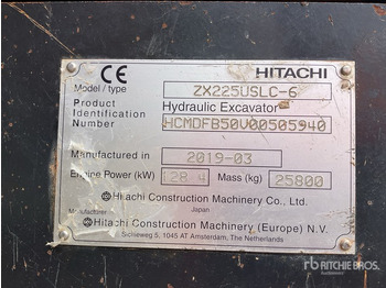 Pásové rýpadlo HITACHI ZX225USLC-6
