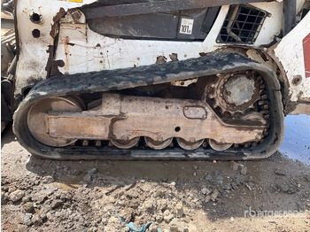Pásový šmykom riadený nakladač BOBCAT T590