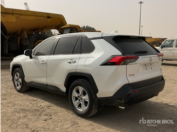 SUV 2019 Toyota RAV4 4WD SUV: obrázok 5