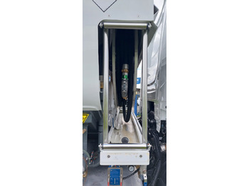 Cisternové vozidlo DAF XD300FA: obrázok 2