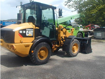 Kolesový nakladač CATERPILLAR 906H
