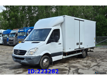 Skříňový nákladní auto MERCEDES-BENZ Sprinter 516