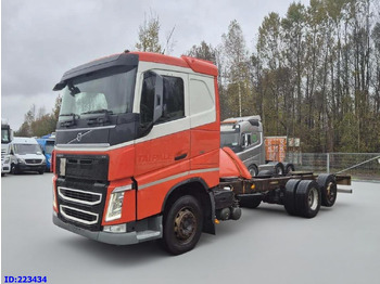 Podvozek s kabinou VOLVO FH13 500