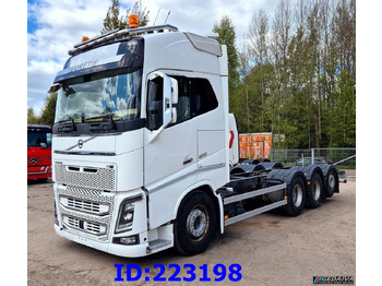 Podvozek s kabinou VOLVO FH16 650