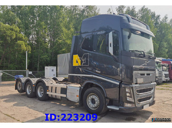 Podvozek s kabinou VOLVO FH16 750