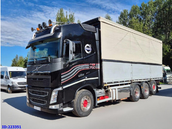 Plachtové nákladné vozidlo VOLVO FH16 750