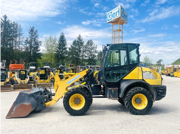 Kolesový nakladač KOMATSU WA80