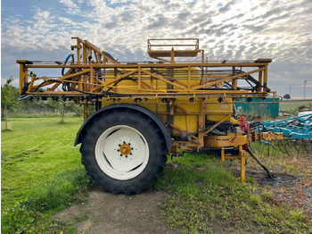 Ťahaný postrekovač