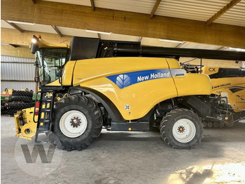 Obilný kombajn NEW HOLLAND CR9090