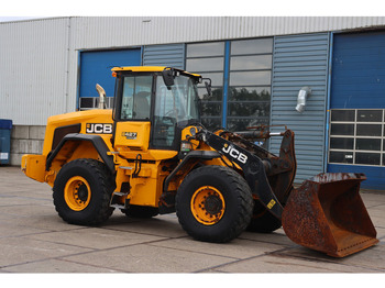 Nakladač JCB 427