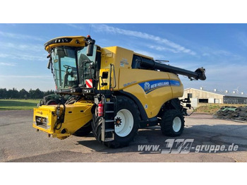Obilný kombajn NEW HOLLAND CR series