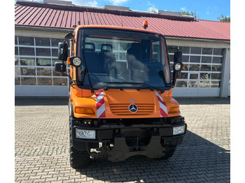 Sklápač UNIMOG