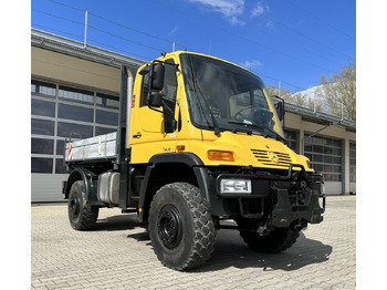 Sklápač UNIMOG U400