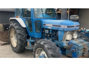 Traktor FORD