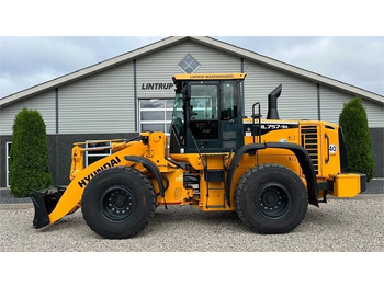 Kolesový nakladač HYUNDAI