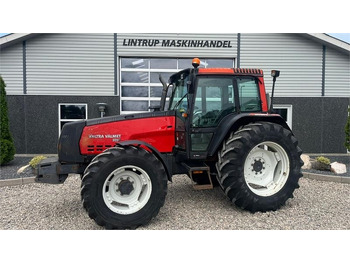 Traktor VALMET