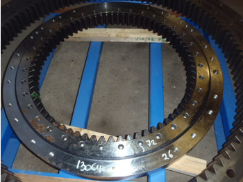 Otočný ložisko CASE