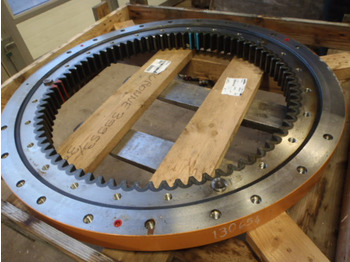 Otočný ložisko CASE