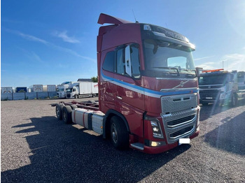 Podvozek s kabinou VOLVO FH16
