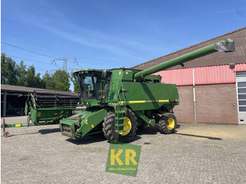 Obilný kombajn JOHN DEERE