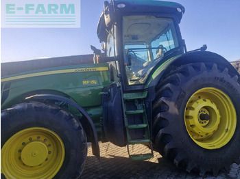 Traktor CLAAS