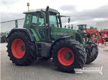 Traktor FENDT 718 Vario