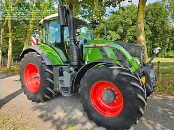 Traktor FENDT 718 Vario