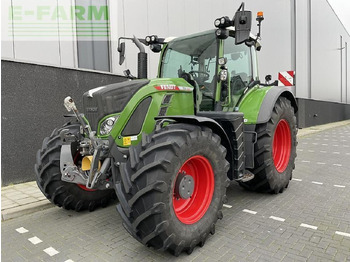 Traktor FENDT 724 Vario