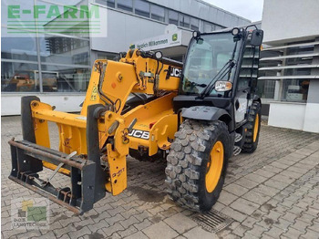Teleskopický nakladač JCB