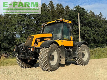 Traktor JCB