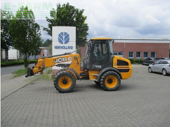 Kolesový nakladač JCB TM220