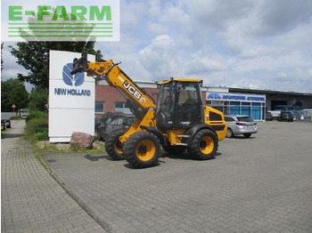 Teleskopický nakladač JCB