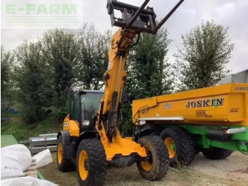 Teleskopický nakladač JCB
