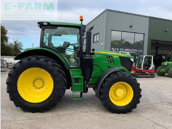 Traktor JOHN DEERE 6215R