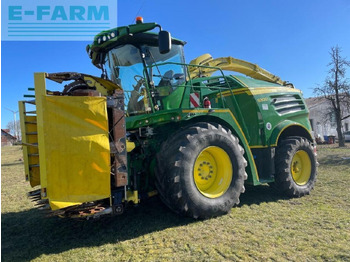 Samohybná rezačka JOHN DEERE 8300