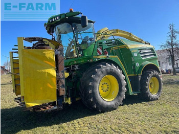 Samohybná rezačka JOHN DEERE 8300